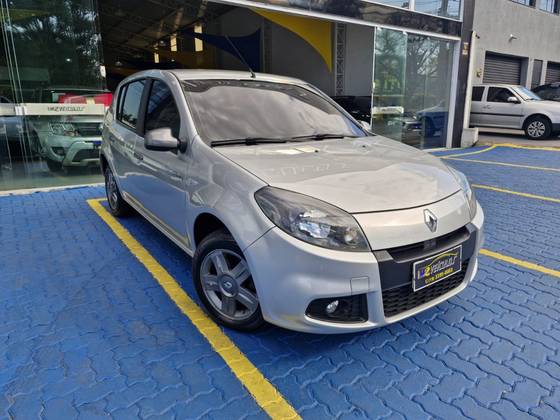 RENAULT SANDERO 1.0 TECH RUN 16V FLEX 4P MANUAL RENAULT SANDERO 1.0 TECH RUN 16V FLEX 4P MANUAL